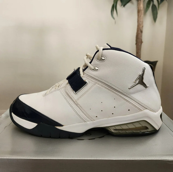 Jordan Team Reign White/Navy Sz 12 - Picture 1 of 16
